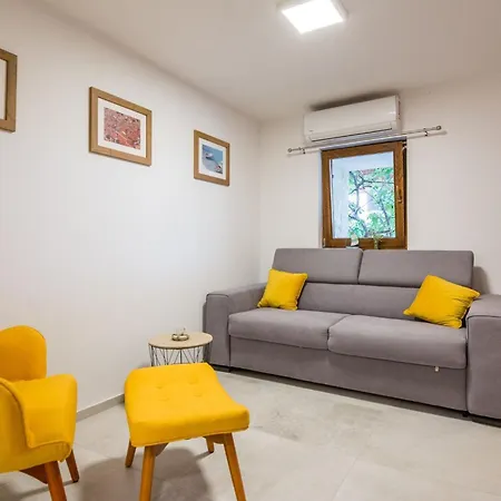 Malcic 1 By Interhome