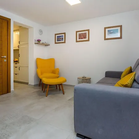 Malcic 1 By Interhome * Vir