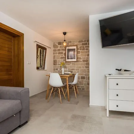 Malcic 1 By Interhome *