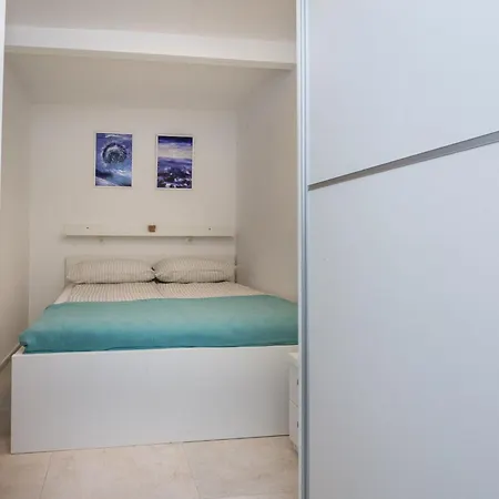Malcic 1 By Interhome Apartament