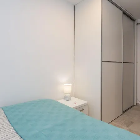 Malcic 1 By Interhome Apartament Vir