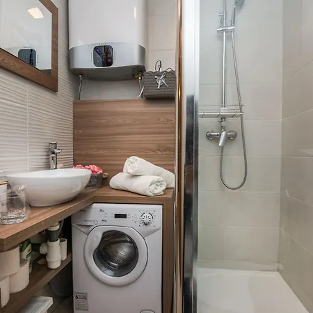 Malcic 1 By Interhome Vir