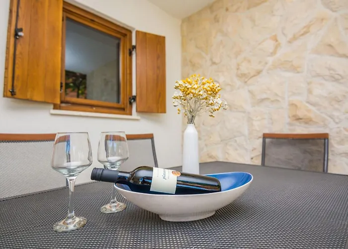 Malcic 1 By Interhome Apartmán *