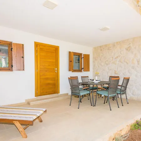 Malcic 1 By Interhome