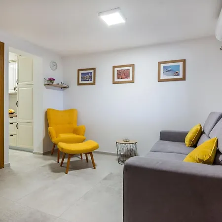 Malcic 1 By Interhome Apartman Vir