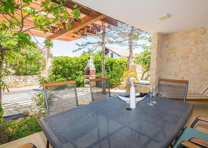 Malcic 1 By Interhome Apartman