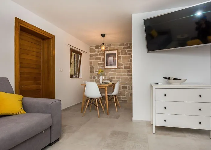 Malcic 1 By Interhome *